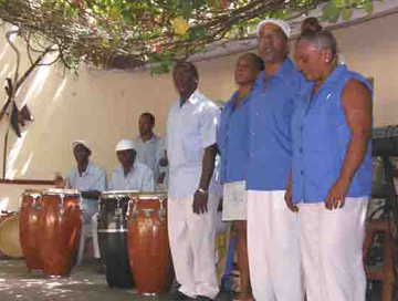 A group of <i>coros de clave</i>, Historic Trinidad