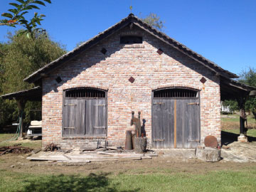 Robin’s Blacksmith Shop, exterior